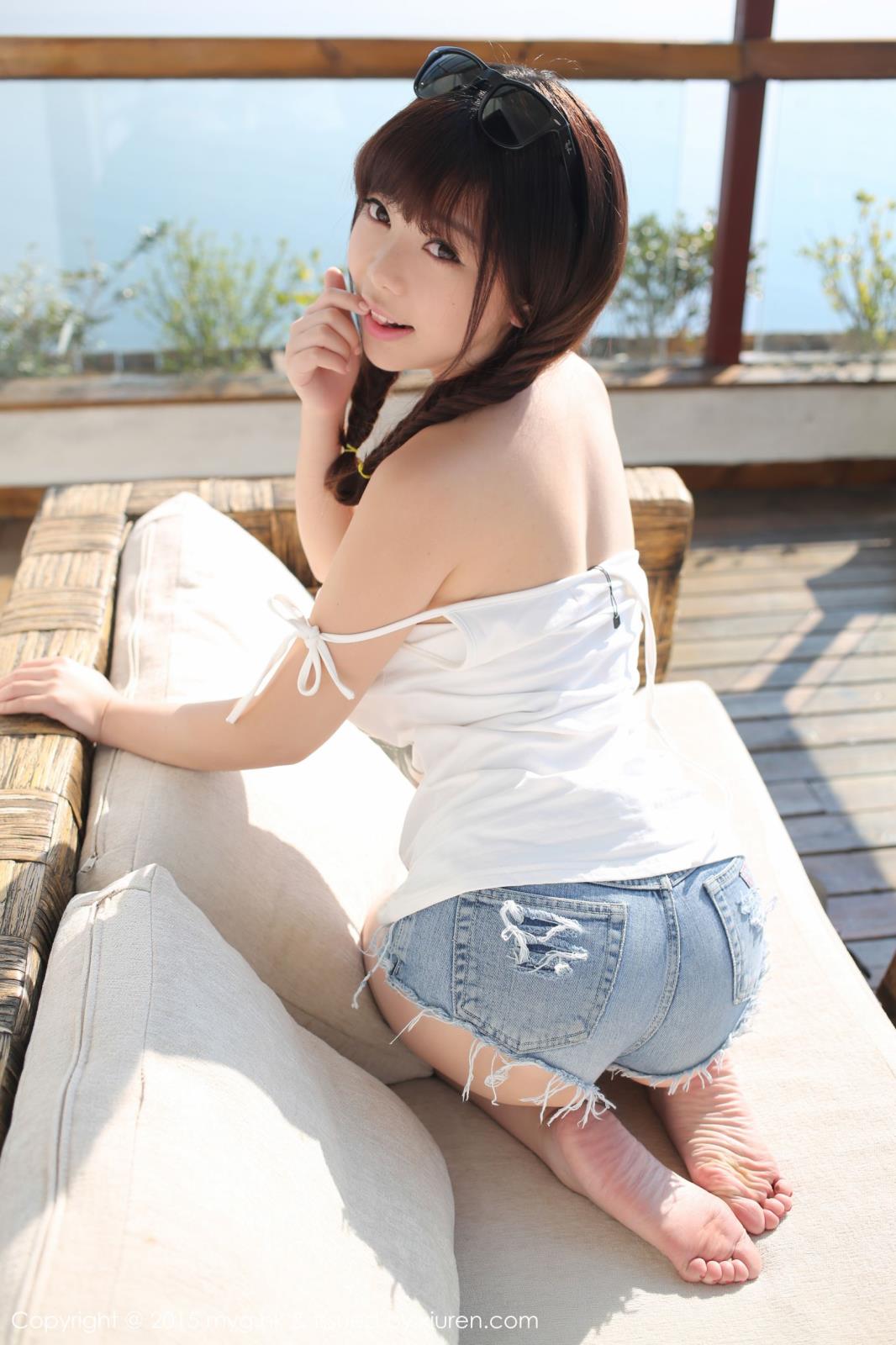 美媛馆性感美女刘飞儿Faye白衬衣巨乳诱惑大理旅拍