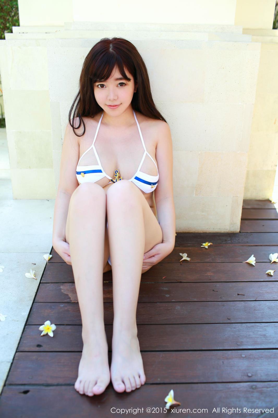 美女模特刘飞儿Faye诱惑巨乳比基尼巴厘岛旅拍