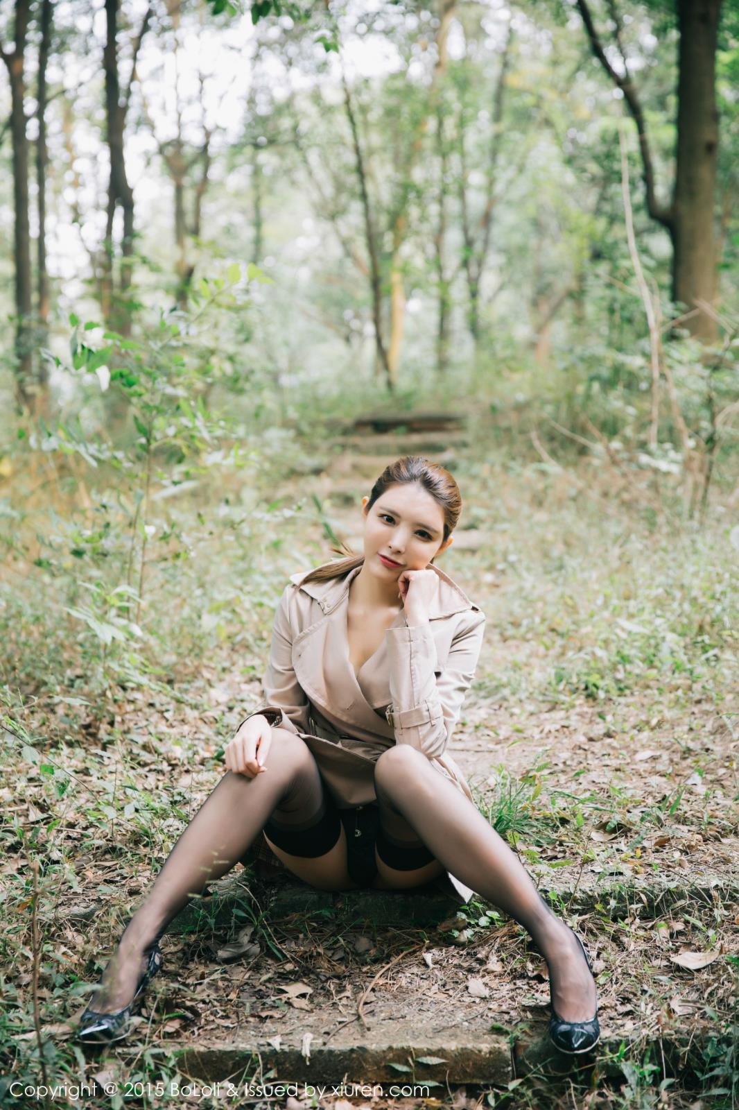 BOLOli波萝社性感女神夏小秋秋秋黑丝美腿内衣诱惑写真