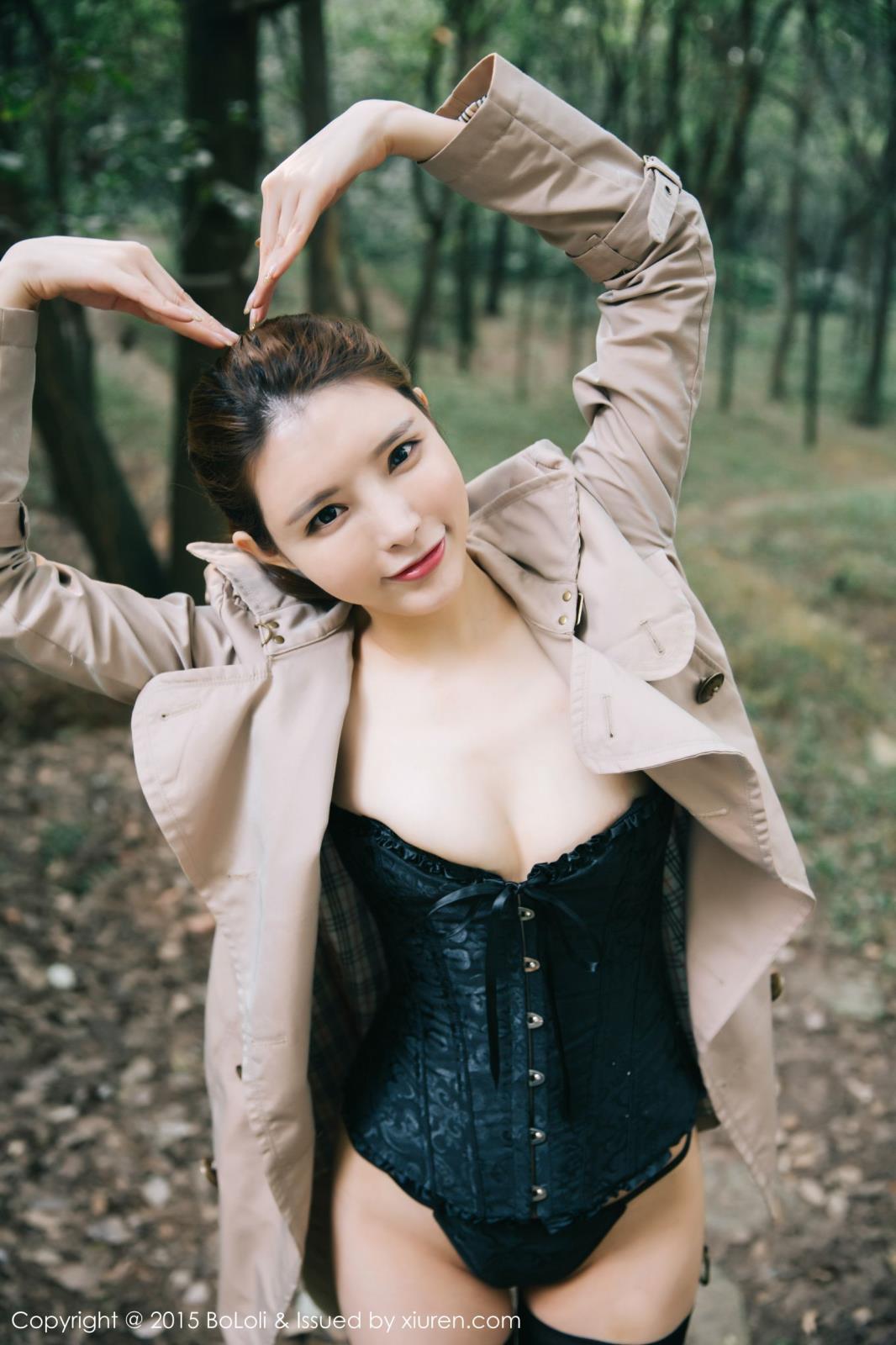 BOLOli波萝社性感女神夏小秋秋秋黑丝美腿内衣诱惑写真