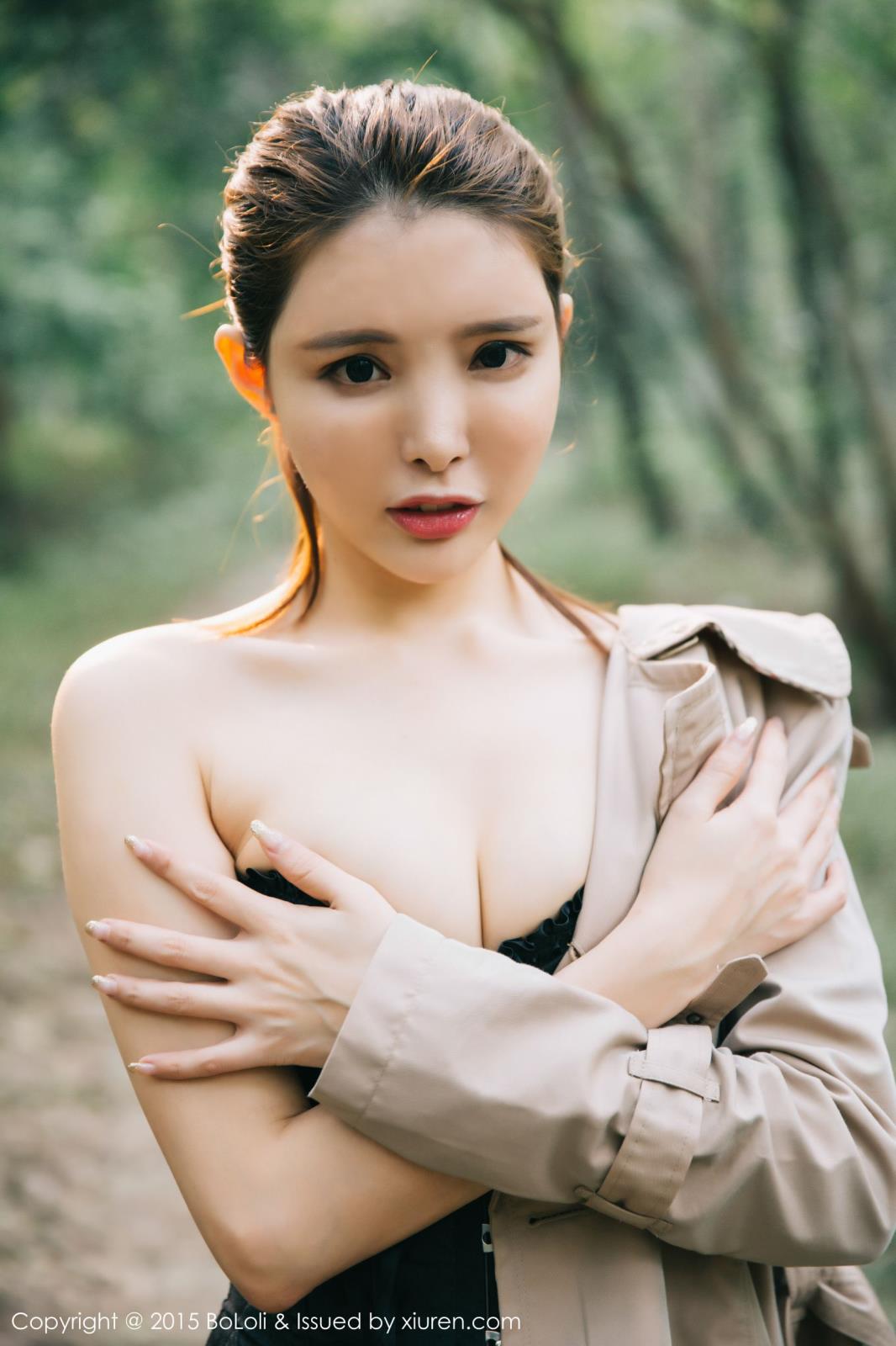BOLOli波萝社性感女神夏小秋秋秋黑丝美腿内衣诱惑写真