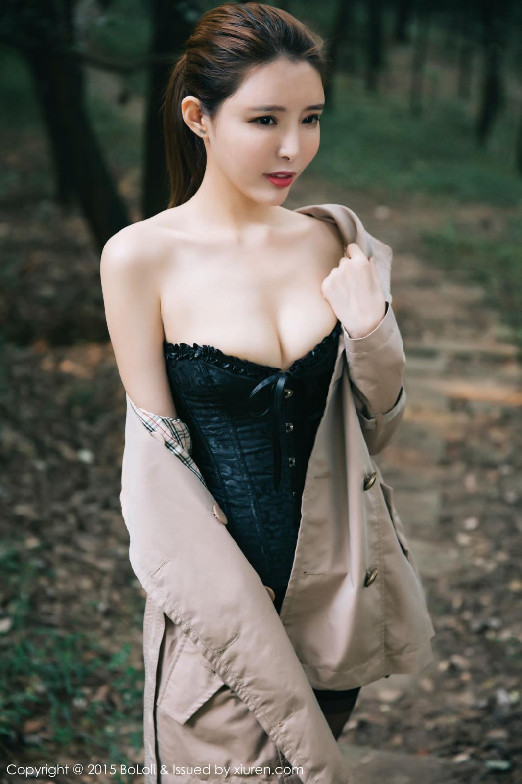 BOLOli波萝社性感女神夏小秋秋秋黑丝美腿内衣诱惑写真