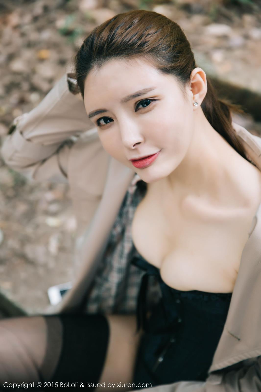 BOLOli波萝社性感女神夏小秋秋秋黑丝美腿内衣诱惑写真