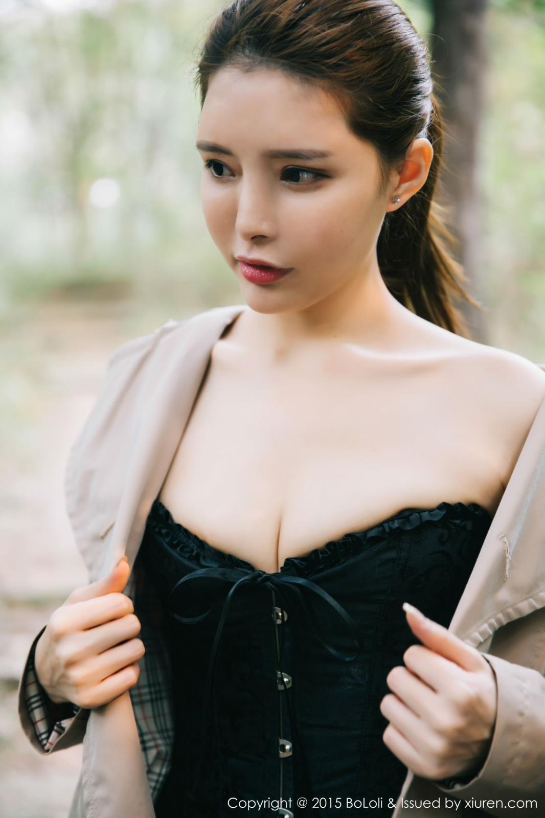 BOLOli波萝社性感女神夏小秋秋秋黑丝美腿内衣诱惑写真
