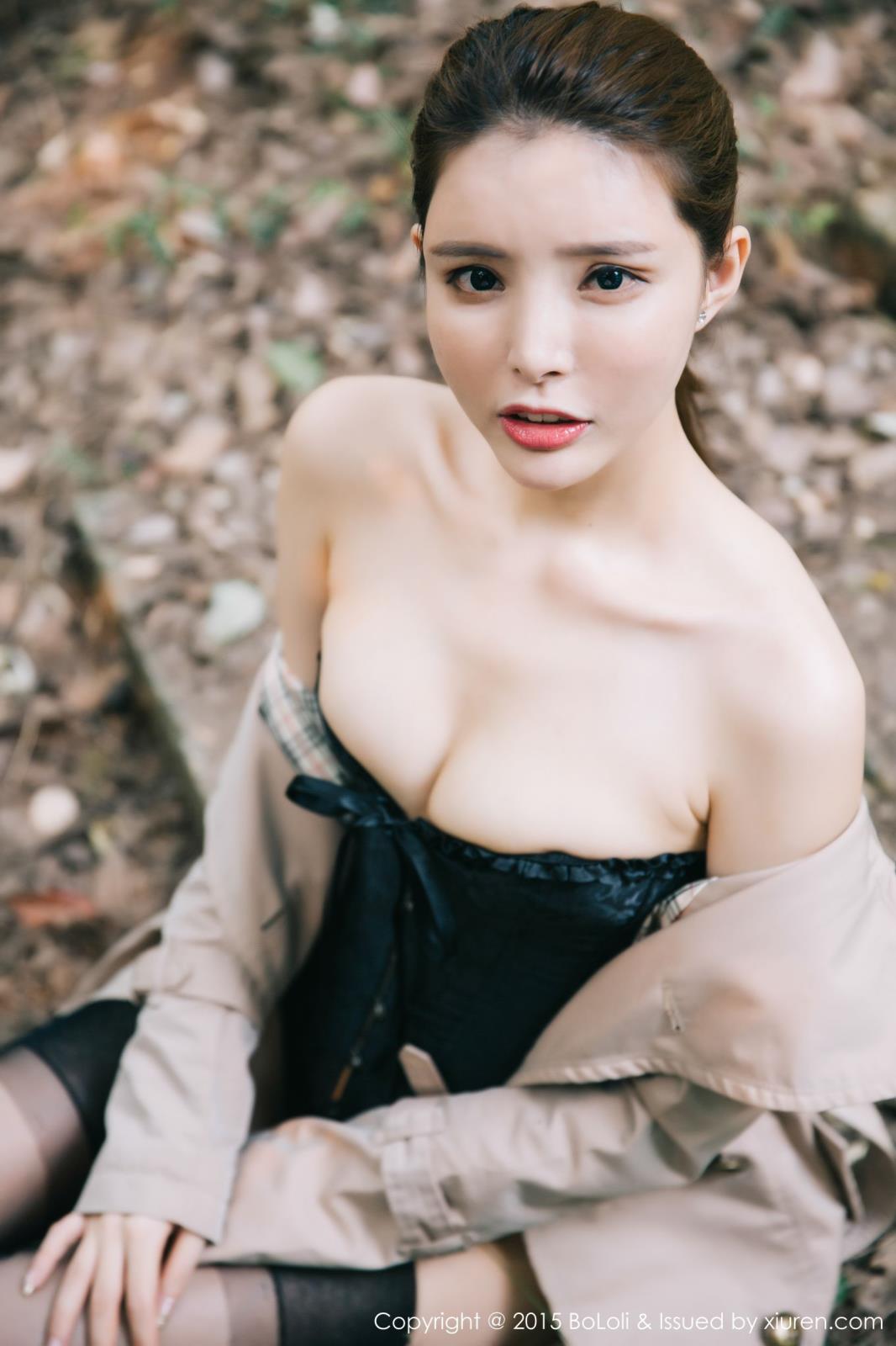 BOLOli波萝社性感女神夏小秋秋秋黑丝美腿内衣诱惑写真