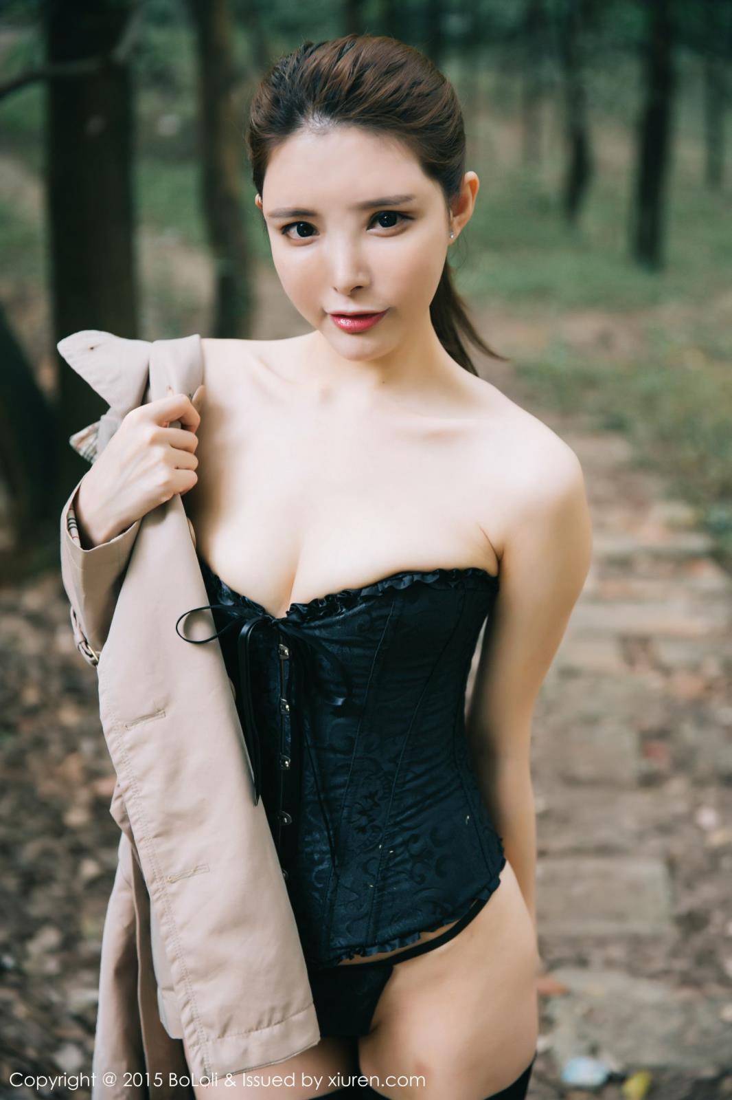 BOLOli波萝社性感女神夏小秋秋秋黑丝美腿内衣诱惑写真
