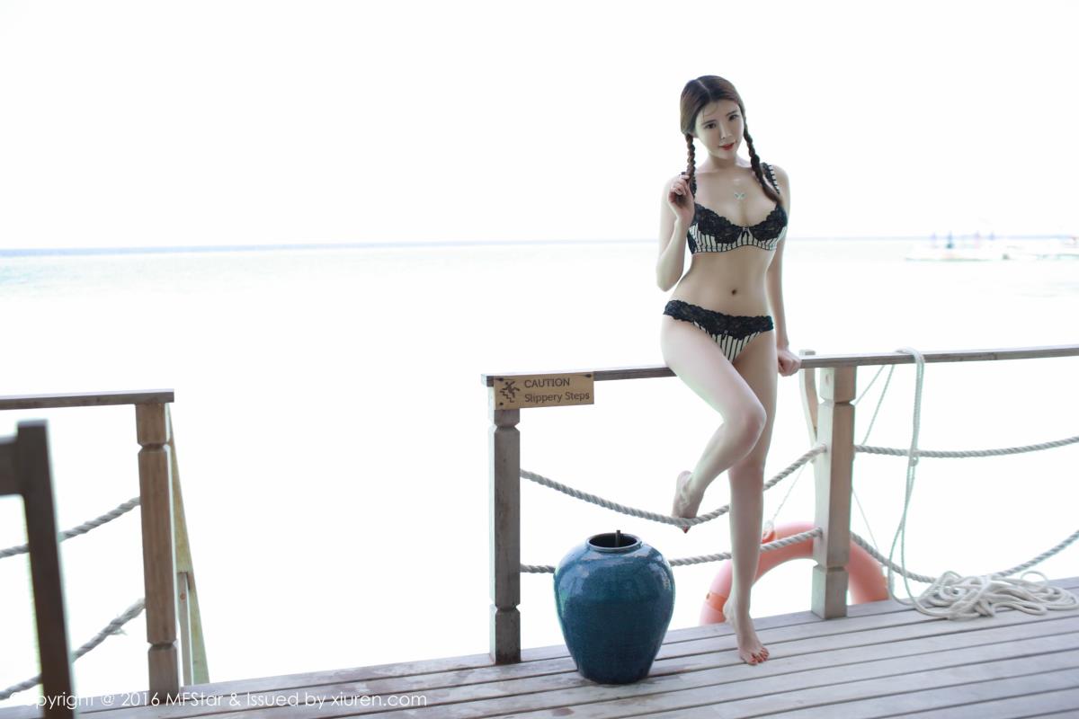 模范学院女神夏小秋秋秋比基尼职场OL制服诱惑马尔代夫旅拍