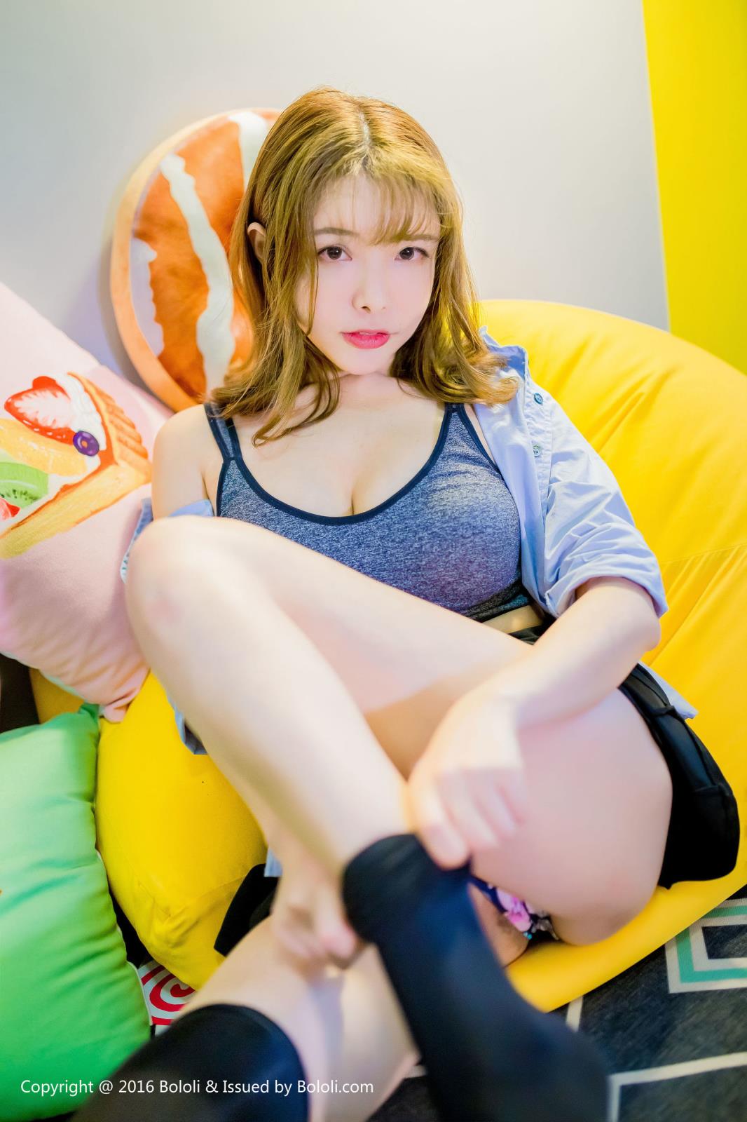 Bololi波萝社御姐夏小秋秋秋青春系黑丝美腿性感写真