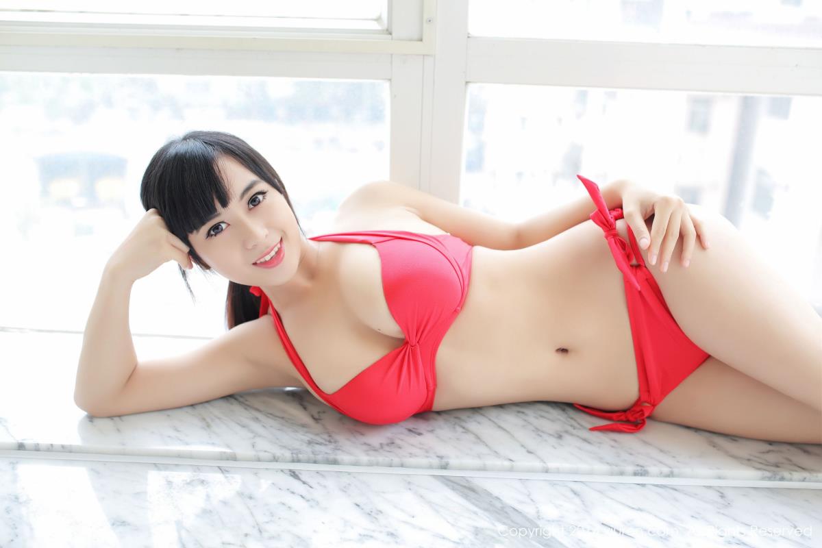 丰满嫩模黄可christine黑丝美腿浴室湿身诱惑套图