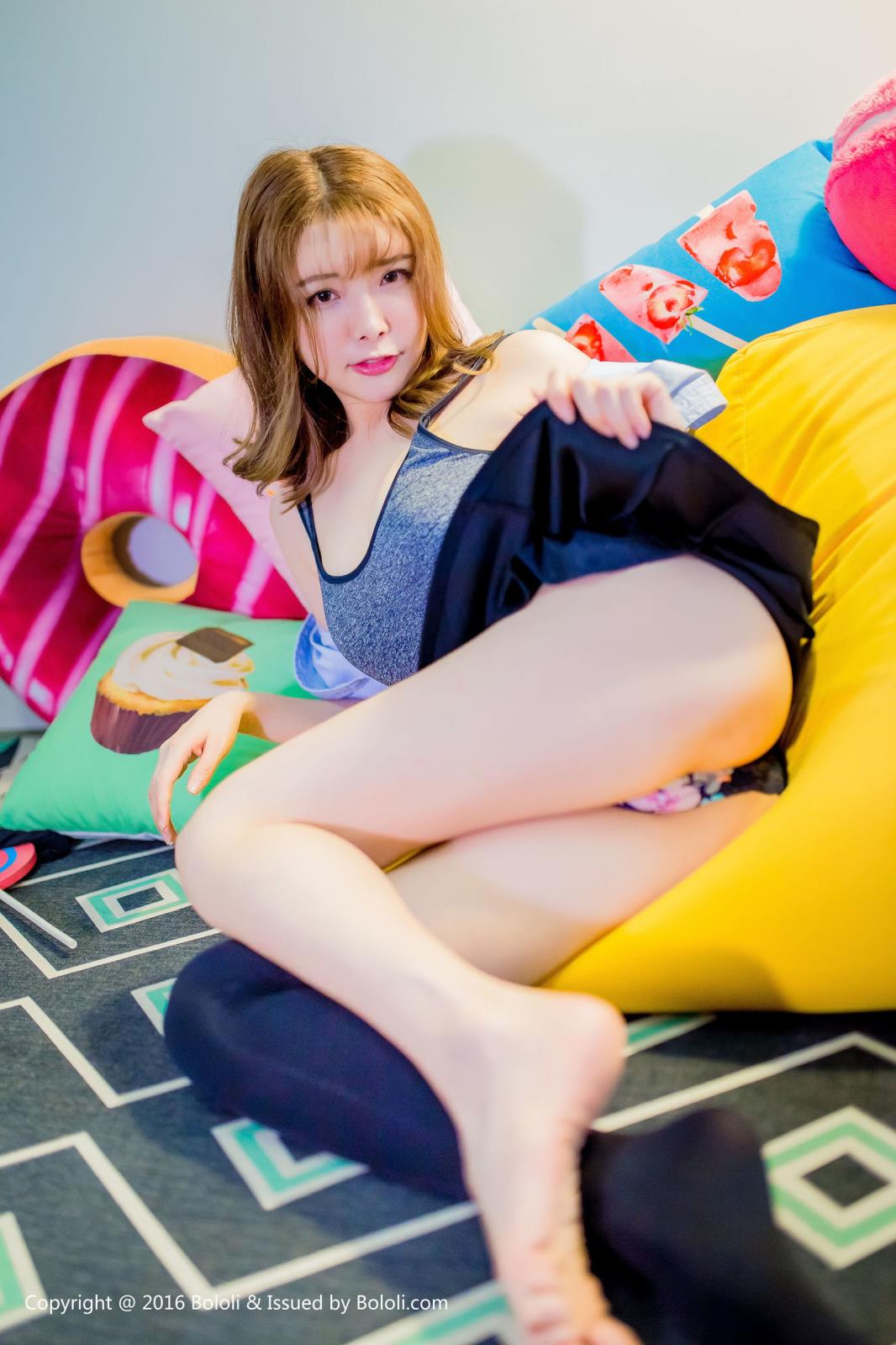 Bololi波萝社御姐夏小秋秋秋青春系黑丝美腿性感写真