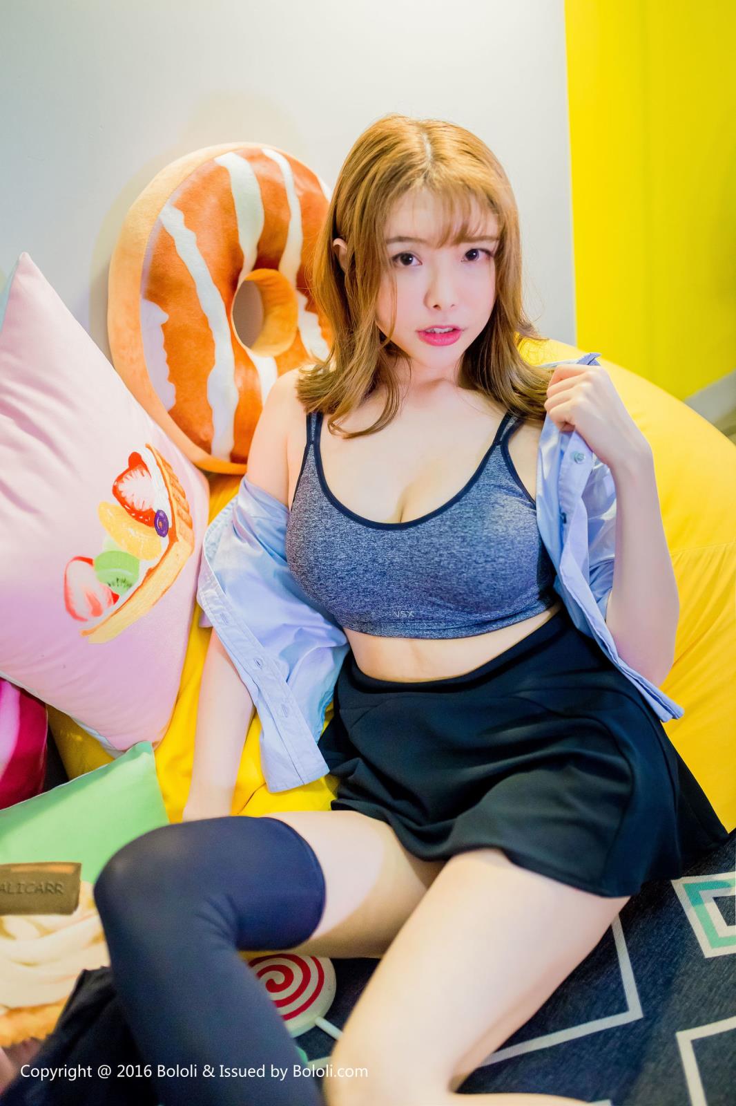 Bololi波萝社御姐夏小秋秋秋青春系黑丝美腿性感写真
