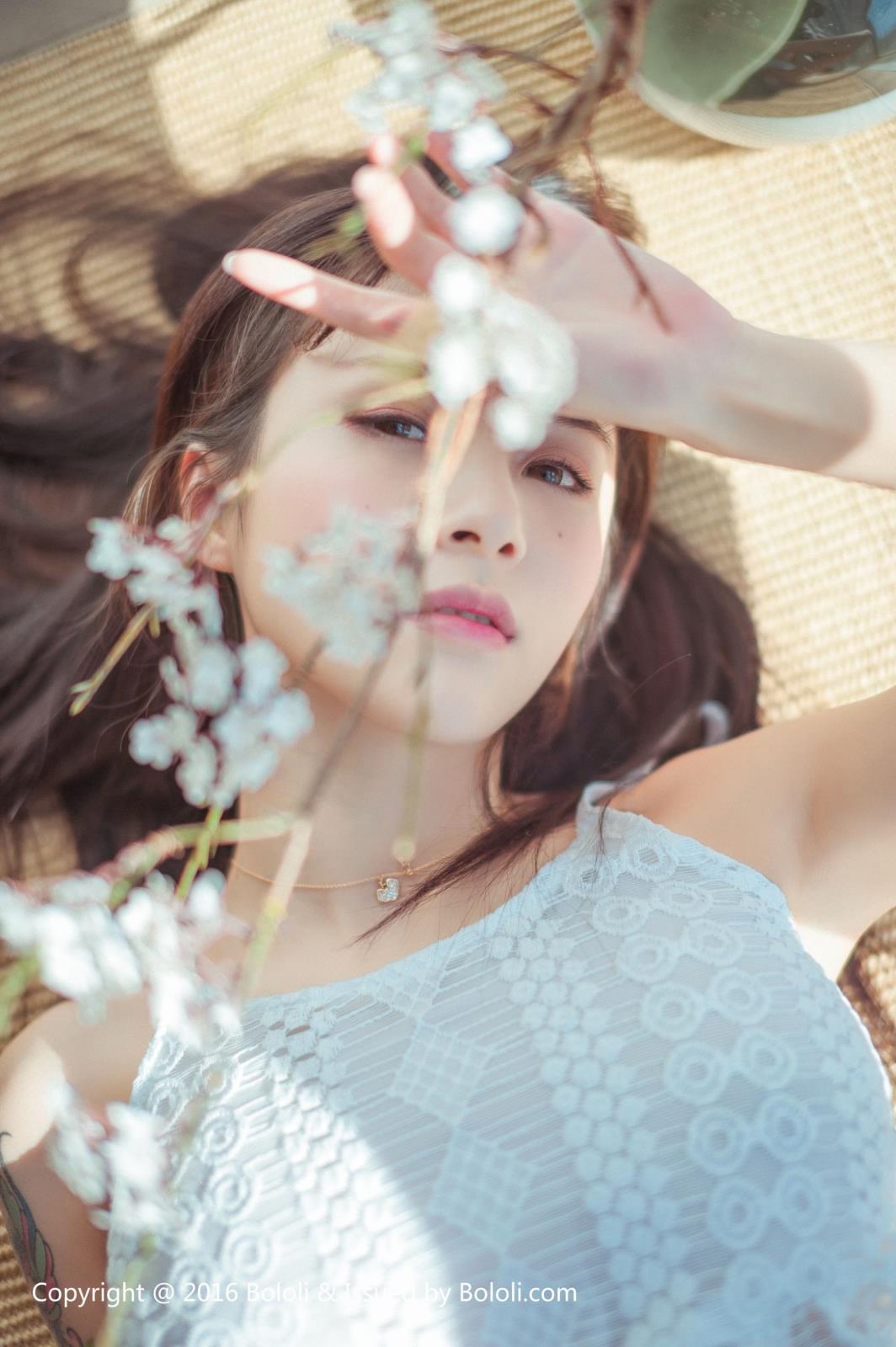 极品嫩模夏美酱清新睡衣巨乳微露修长美腿套图