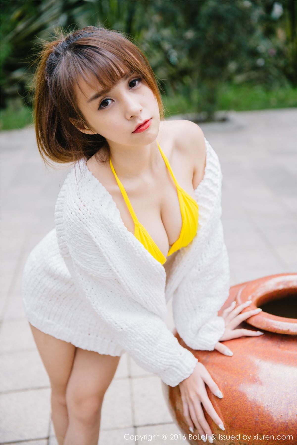 [BoLoli波萝社] 泳池美女夏美酱比基尼一字马美胸翘臀越南旅拍