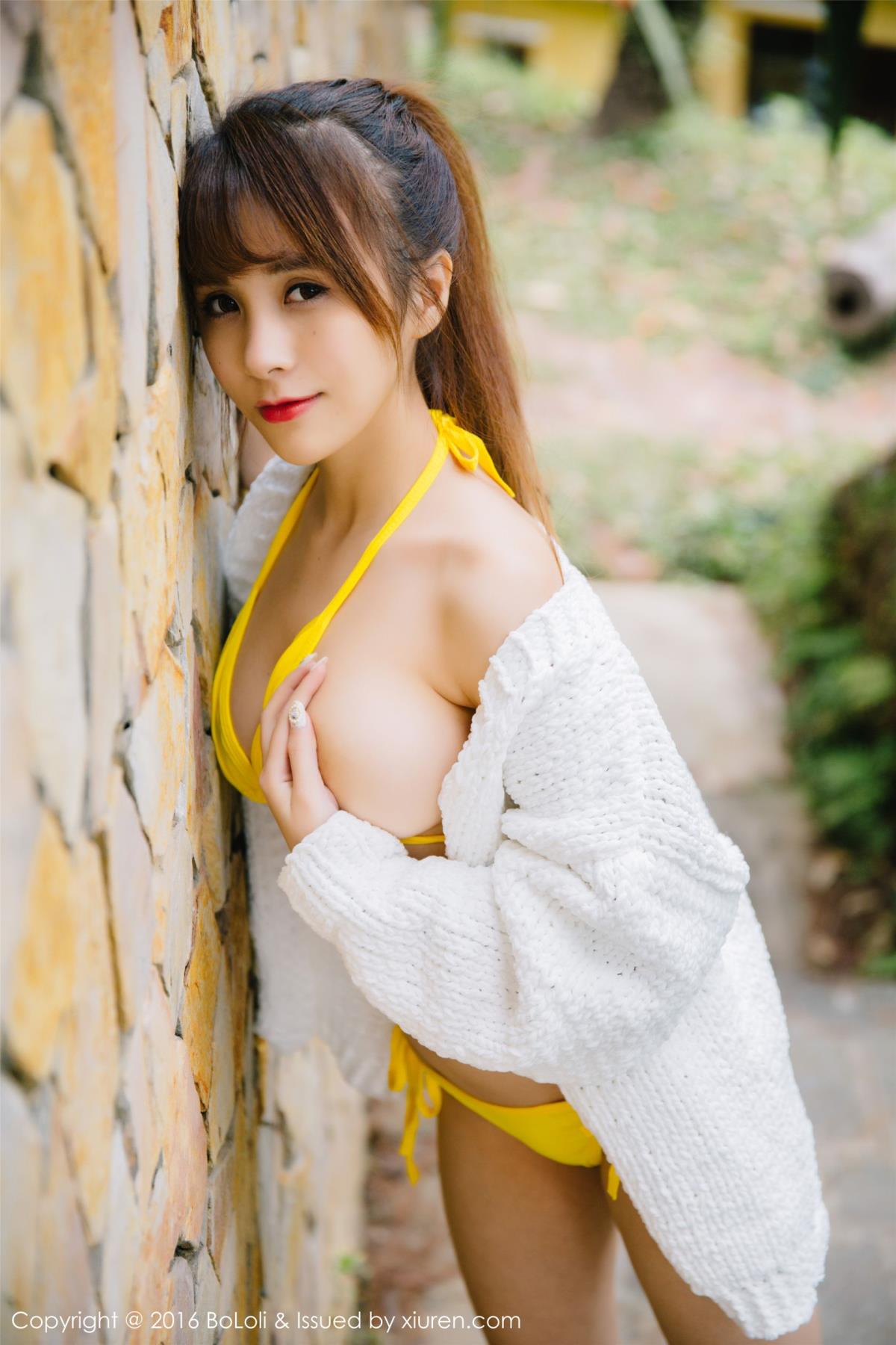 [BoLoli波萝社] 泳池美女夏美酱比基尼一字马美胸翘臀越南旅拍