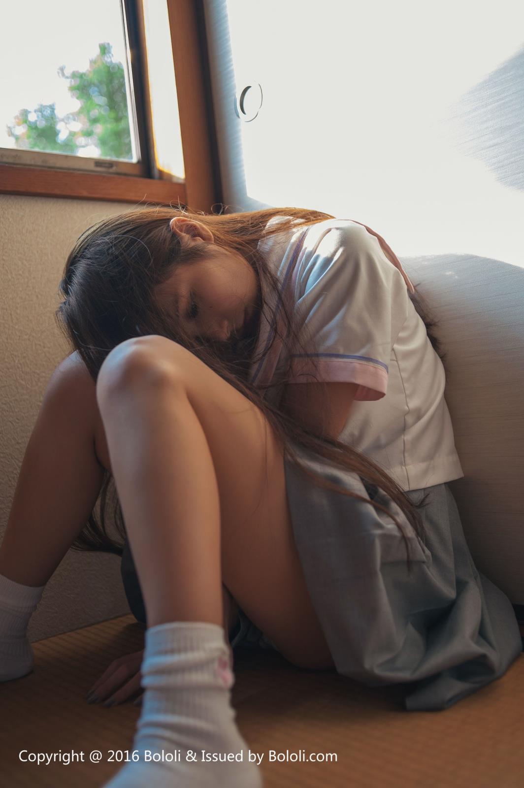 [Bololi波萝社] 性感嫩模夏美酱学生装丁字裤制服诱惑套图