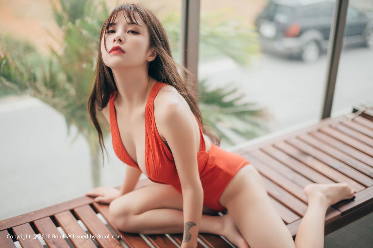 性感美女夏美酱清新连体衣死库水日本冲绳写真