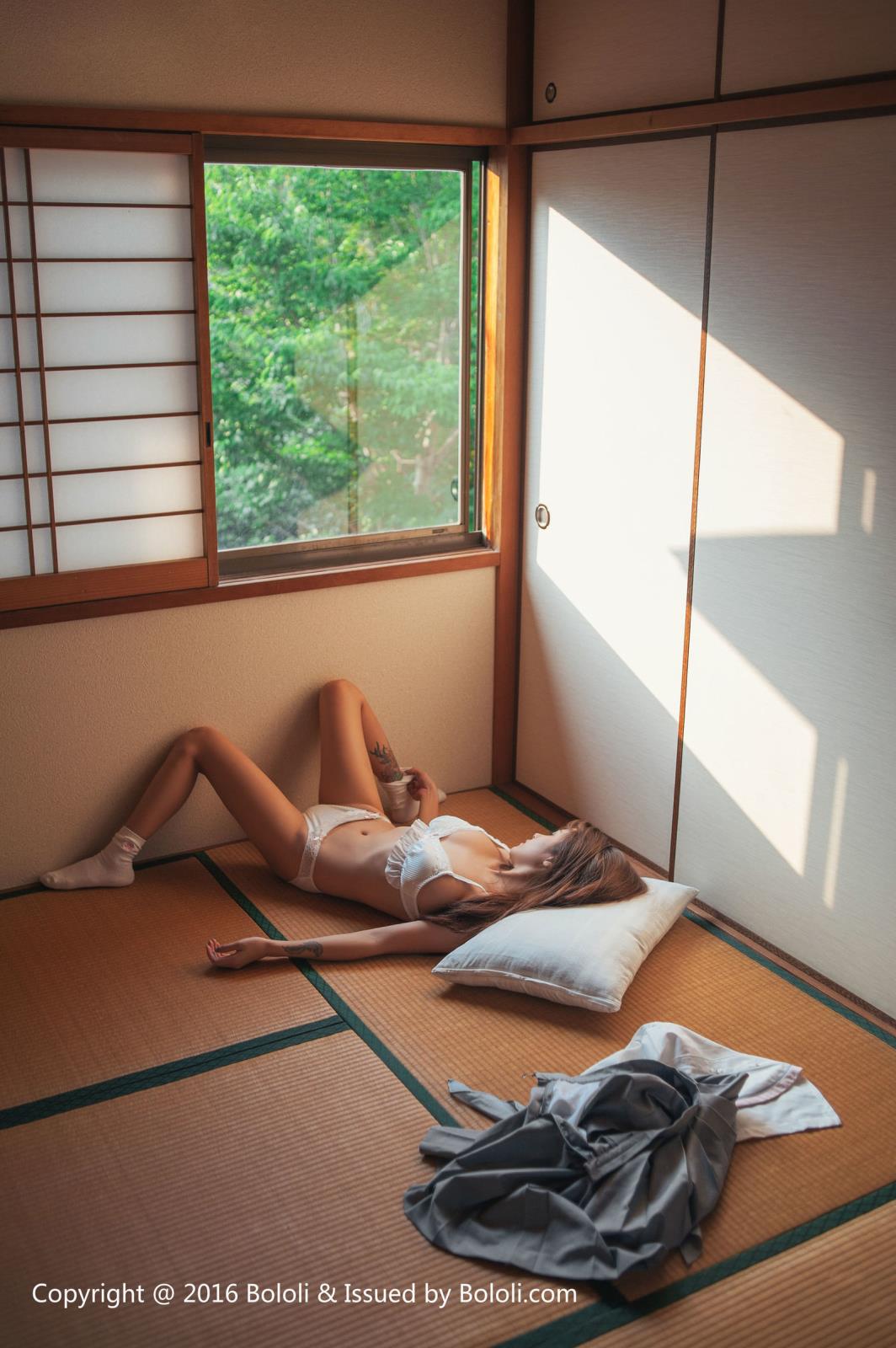 [Bololi波萝社] 性感嫩模夏美酱学生装丁字裤制服诱惑套图