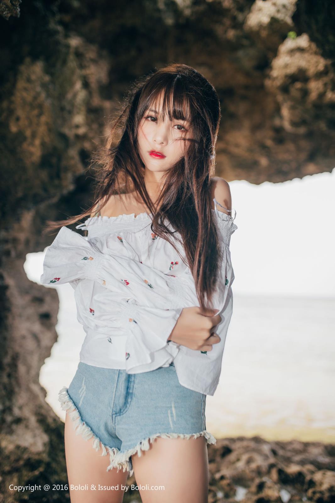 性感美女夏美酱清新连体衣死库水日本冲绳写真