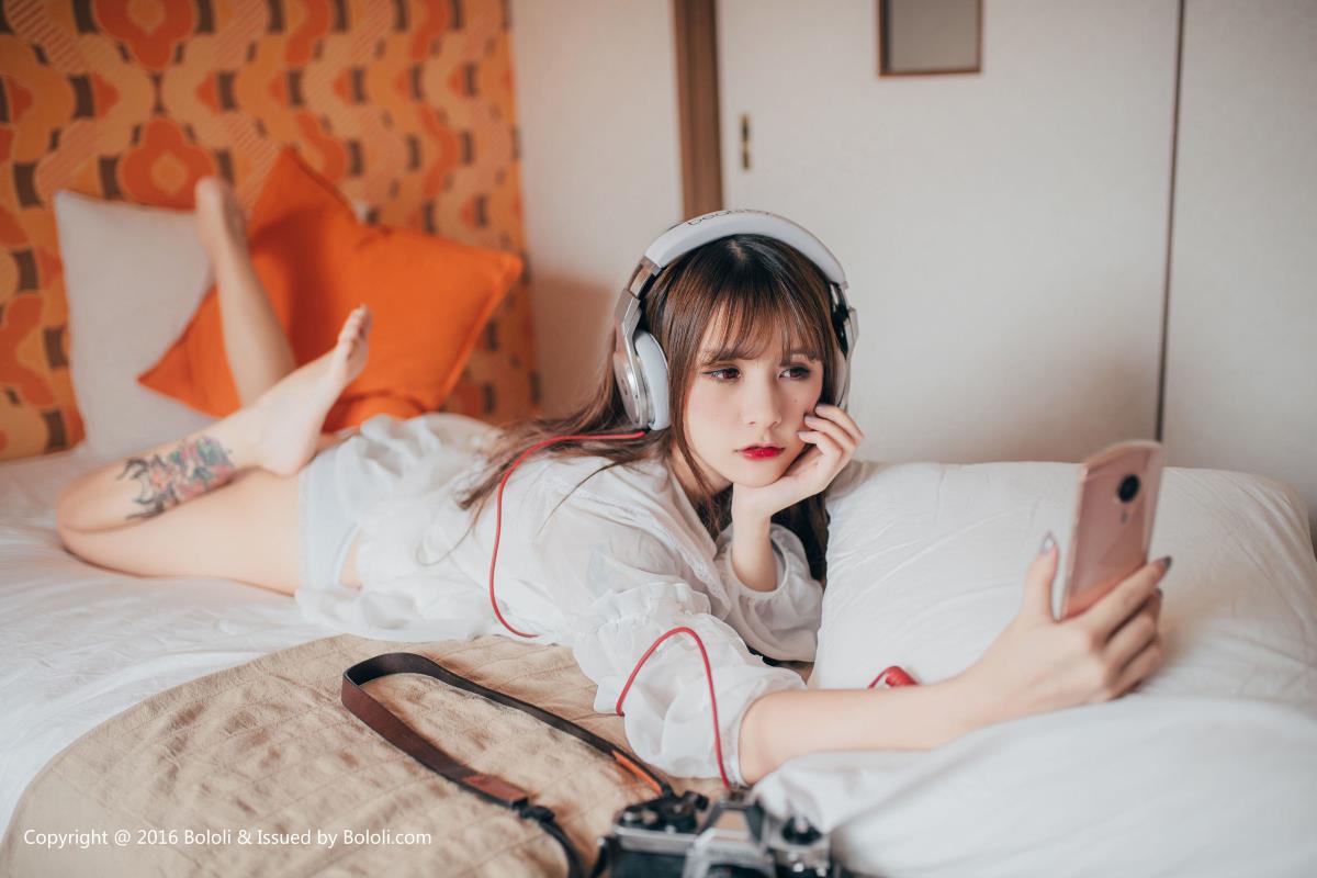 [Bololi波萝社] 性感美少女夏美酱坚挺爆乳白皙美腿写真