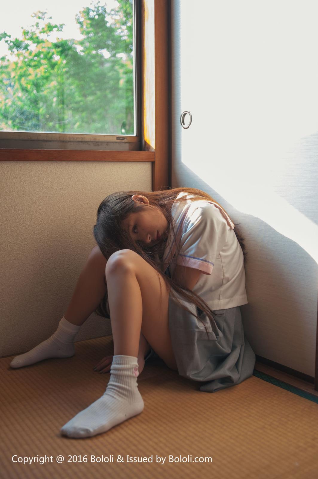 [Bololi波萝社] 性感嫩模夏美酱学生装丁字裤制服诱惑套图