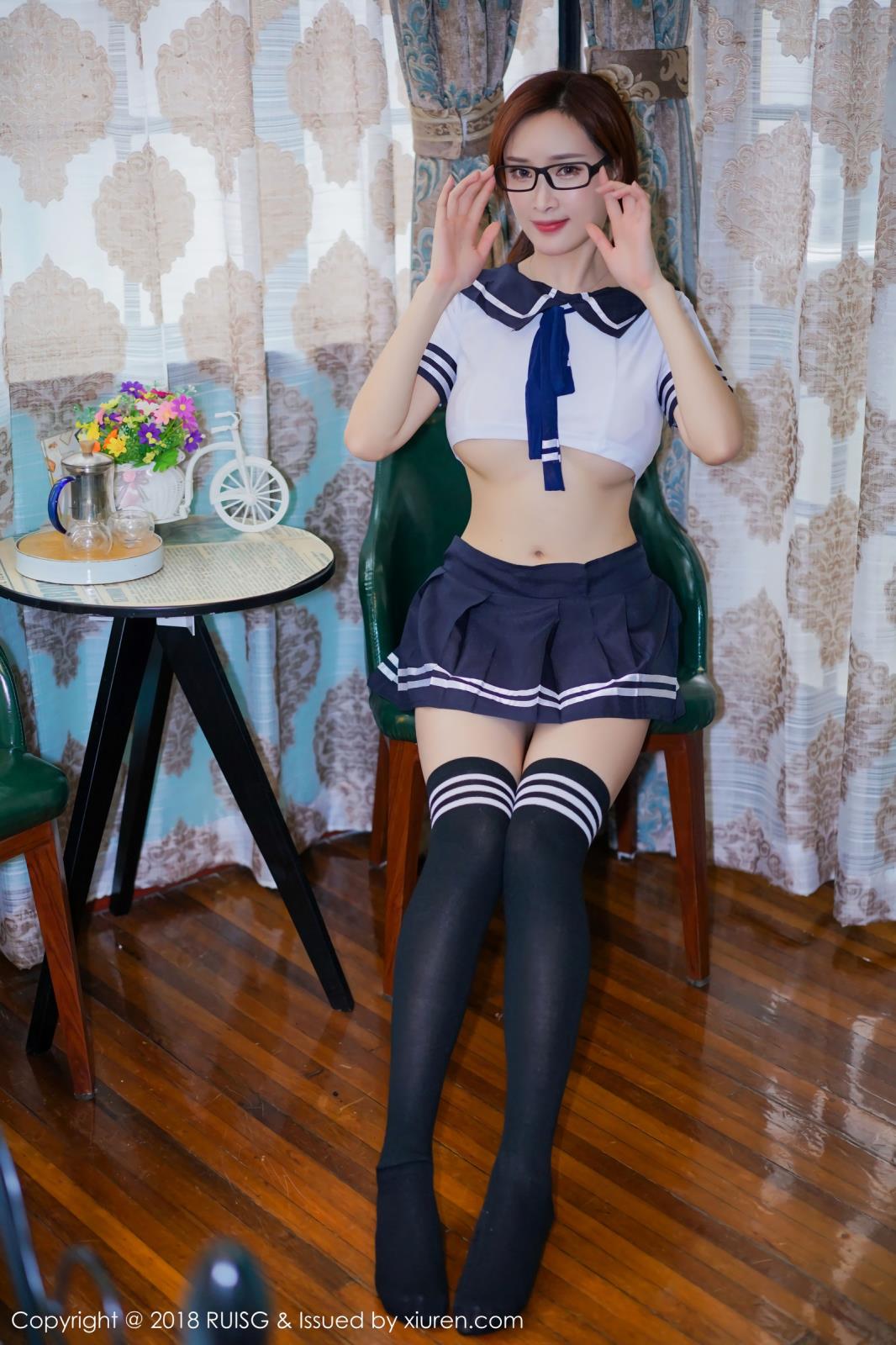 女神土肥圆矮挫穷清纯校花性感空姐制服诱惑风情写真