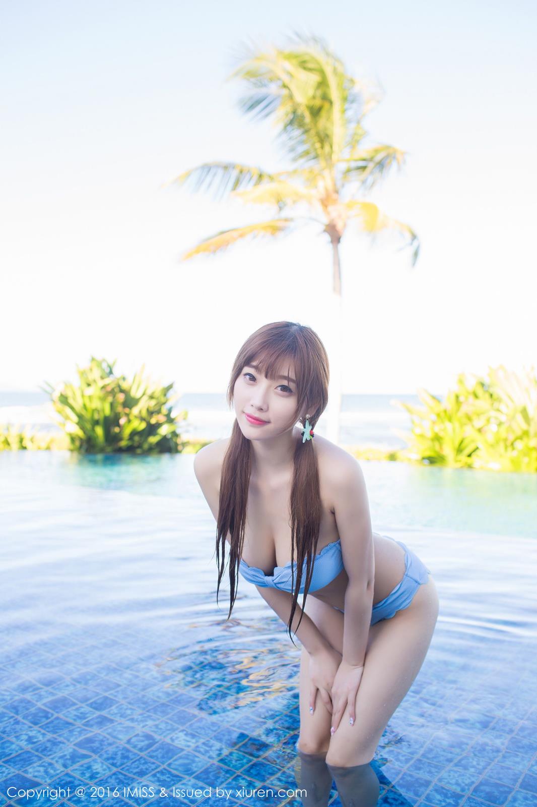 性感美女嫩模sugar小甜心CC泳池比基尼巴厘岛旅拍