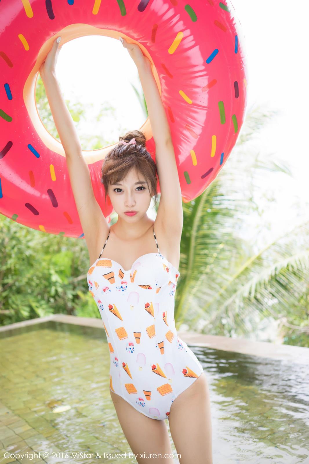 美女模特sugar小甜心CC职场OL黑丝美腿苏梅岛旅拍