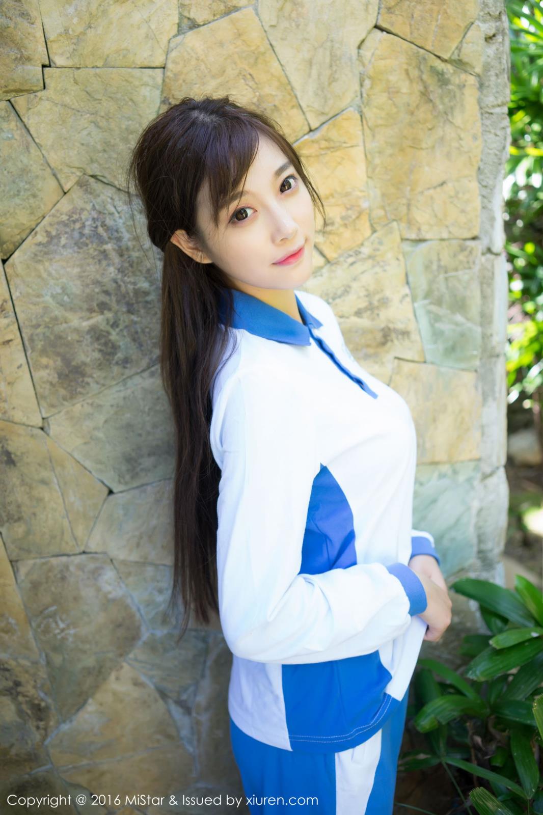 最美校花sugar小甜心CC美胸翘臀比基尼长滩旅拍
