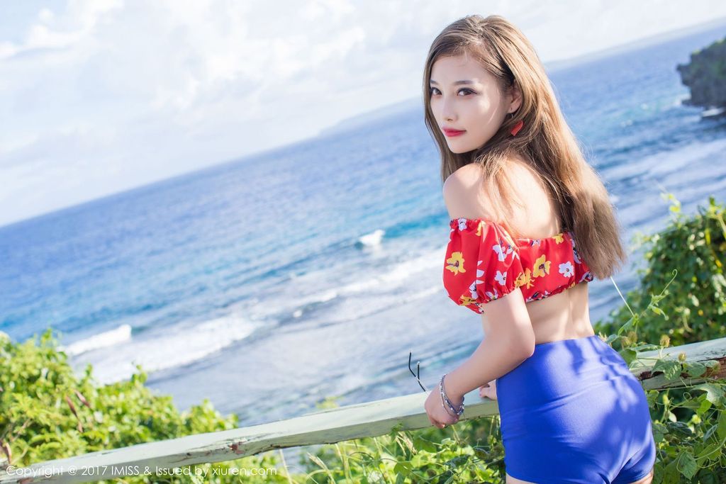 IMiss爱蜜社香车美女杨晨晨sugar修长美腿塞班清新旅拍