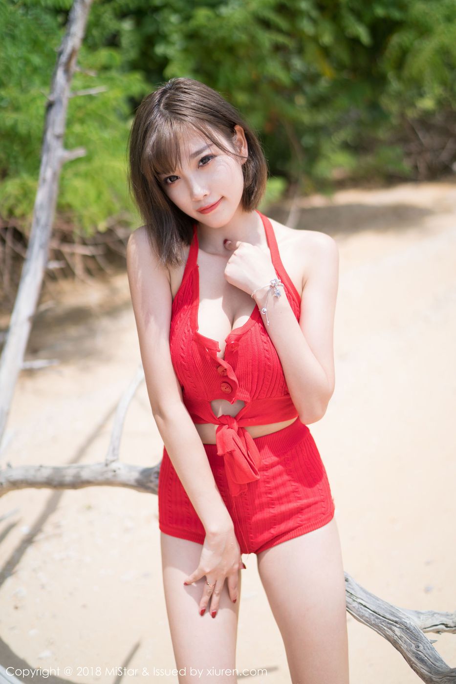 性感女神杨晨晨sugar比基尼湿身诱惑甲米旅拍