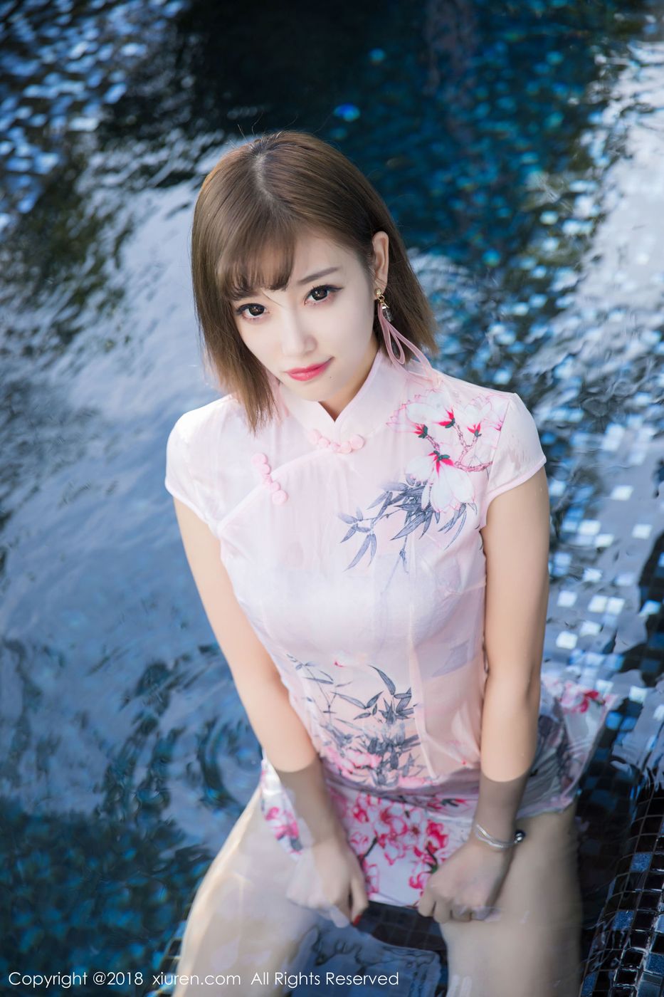 旗袍美女杨晨晨sugar雪白美胸春光乍泄甲米旅拍