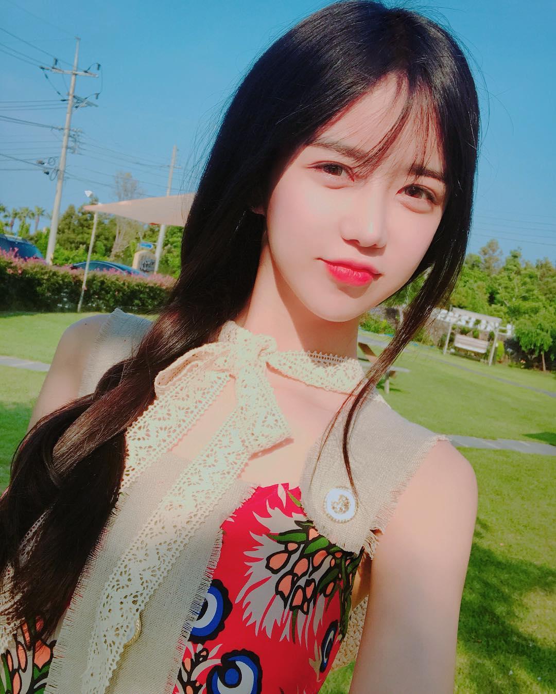 韩国梦幻女神李秀彬人间胸器白皙巨乳内衣诱惑私房照