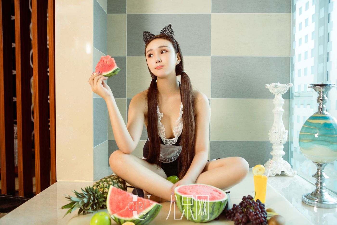 牛奶肌美女韩恩熙黑色透视女仆装制服诱惑写真 U294