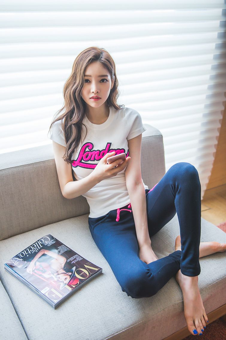 韩国超正网拍模特朴正允2016年休闲服饰系列写真特辑