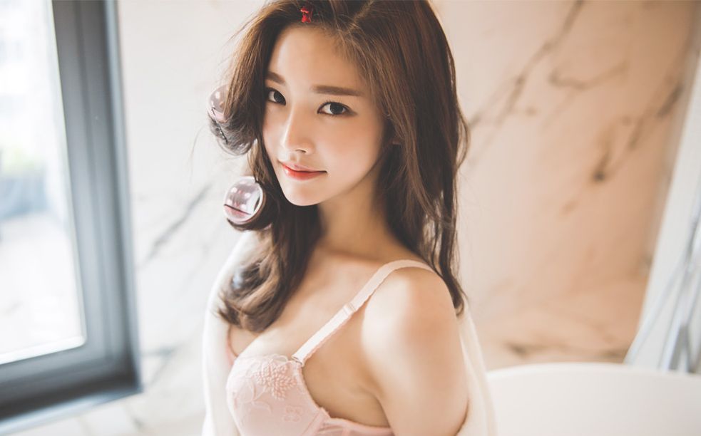 韩国超正人气美女模特朴正允2016年内衣诱惑写真特辑