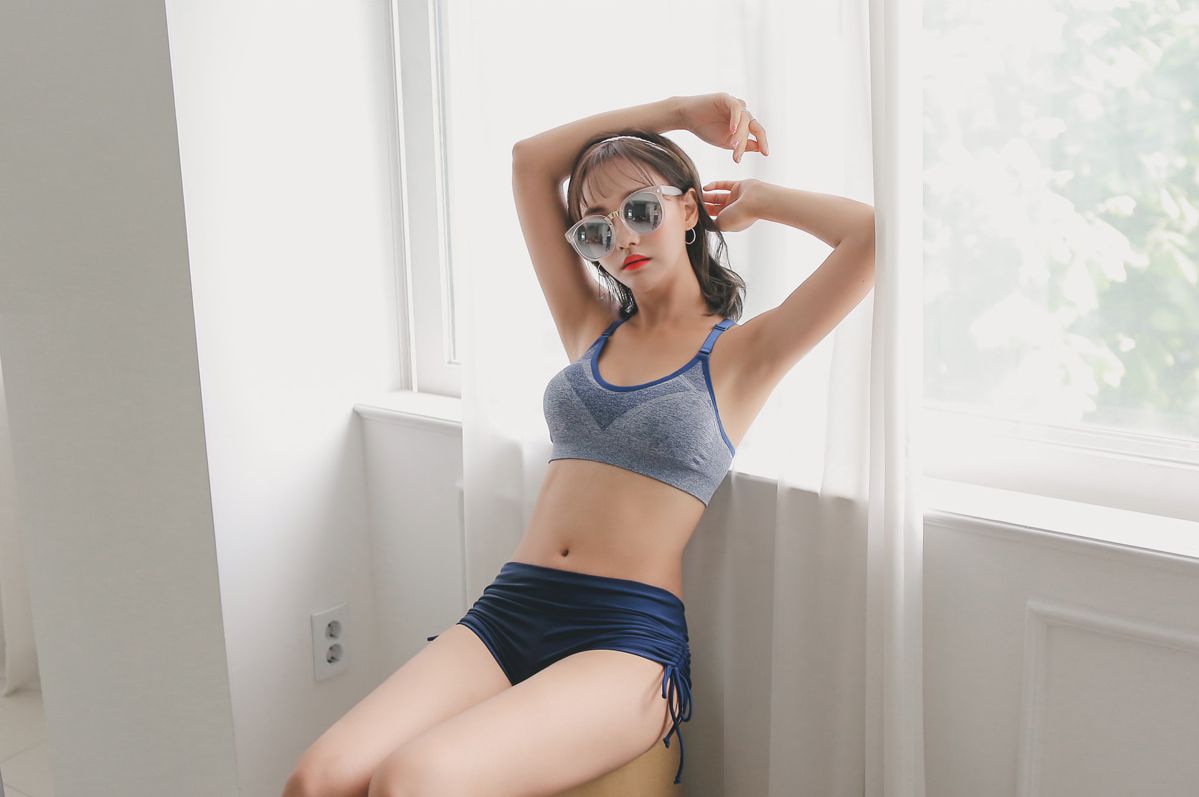 韩国养眼赛车女郎延智恩maybeach休闲装系列清新美图
