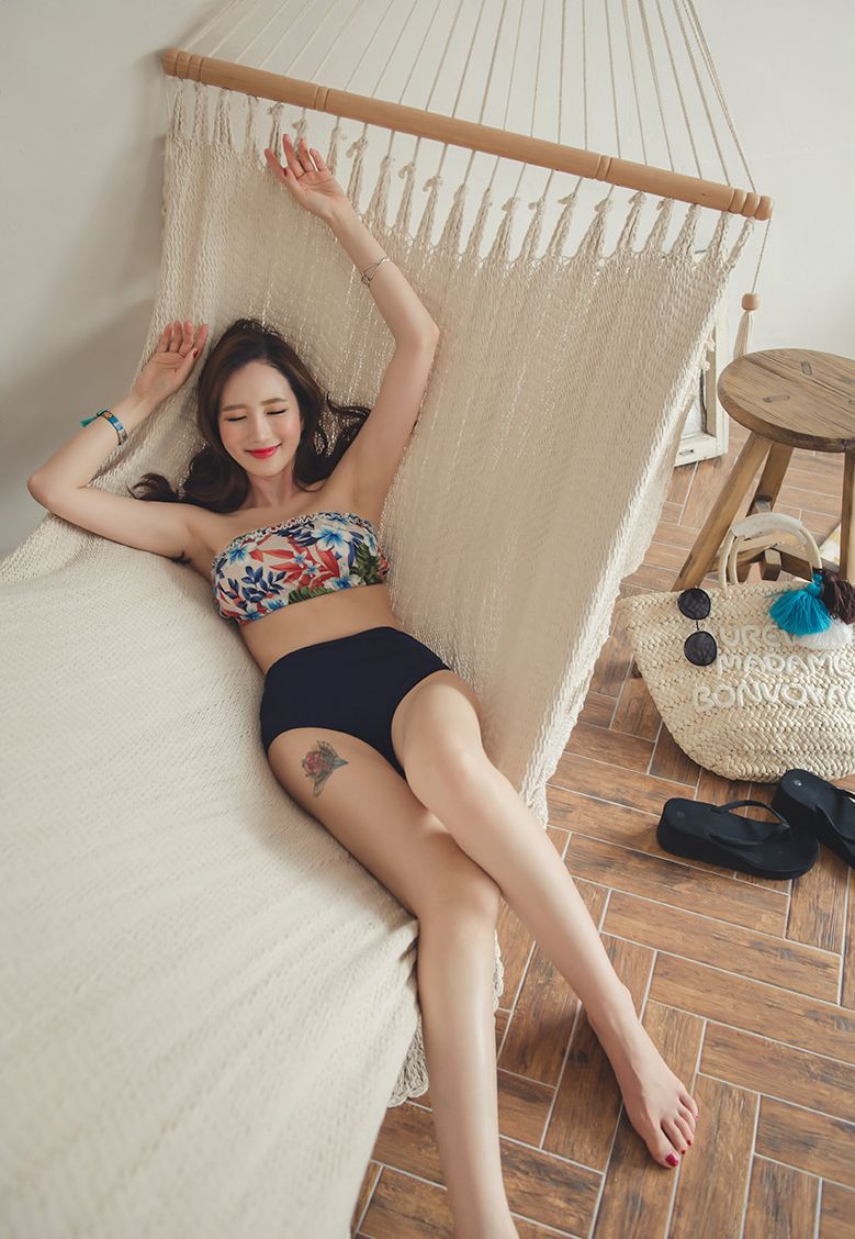 韩国网拍模特李妍静2017年MayBeach比基尼系列