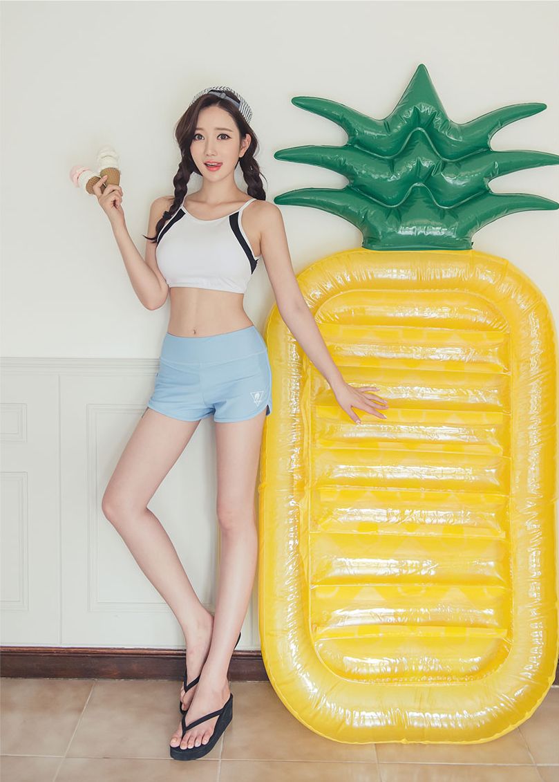韩国网拍模特李妍静2017年MayBeach比基尼系列