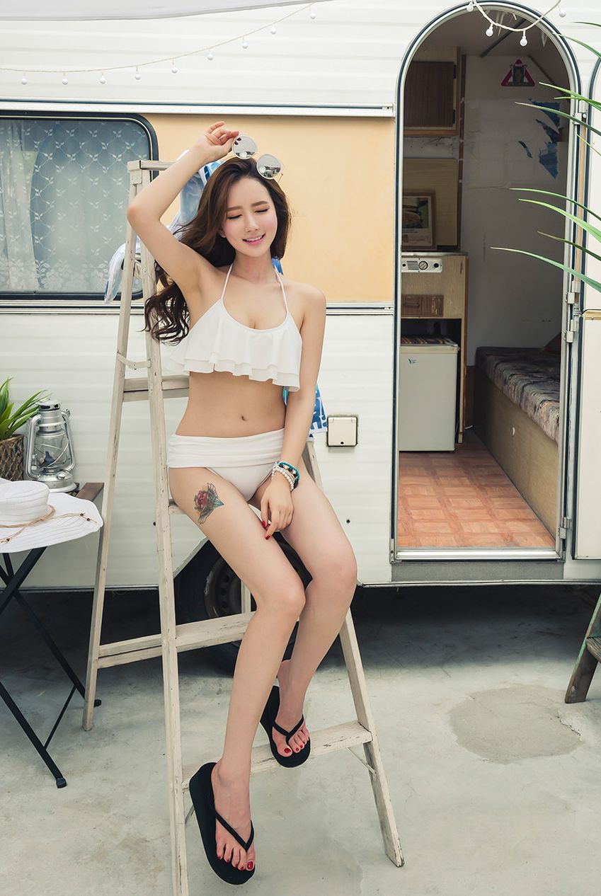 韩国网拍模特李妍静2017年MayBeach比基尼系列
