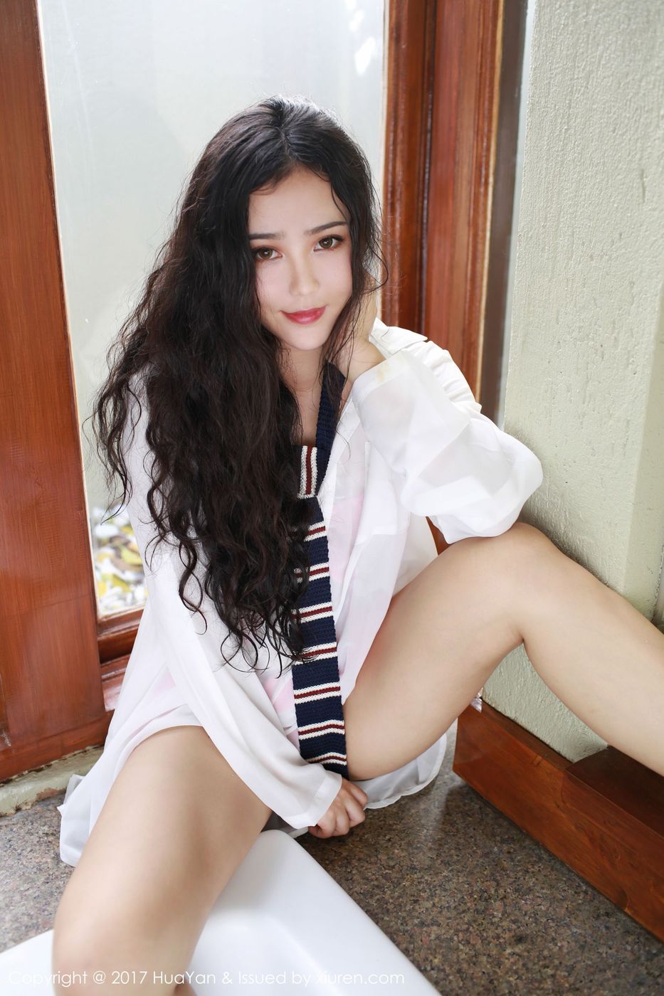 性感女神Manuela玛鲁娜白衬衫浴室湿身诱惑长滩岛旅拍