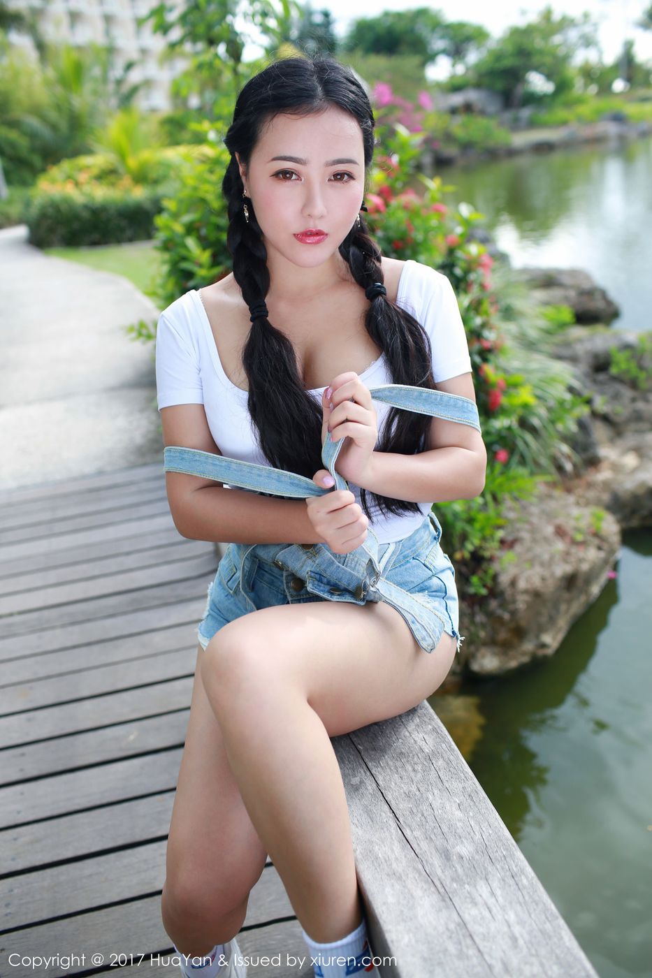 美臀女王Manuela玛鲁娜开背毛衣坚挺爆乳塞班岛旅拍 VOL.047