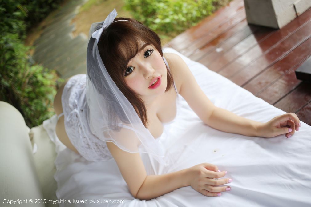宅男女神徐cake童颜巨乳白色婚纱系列三亚写真 Vol.165