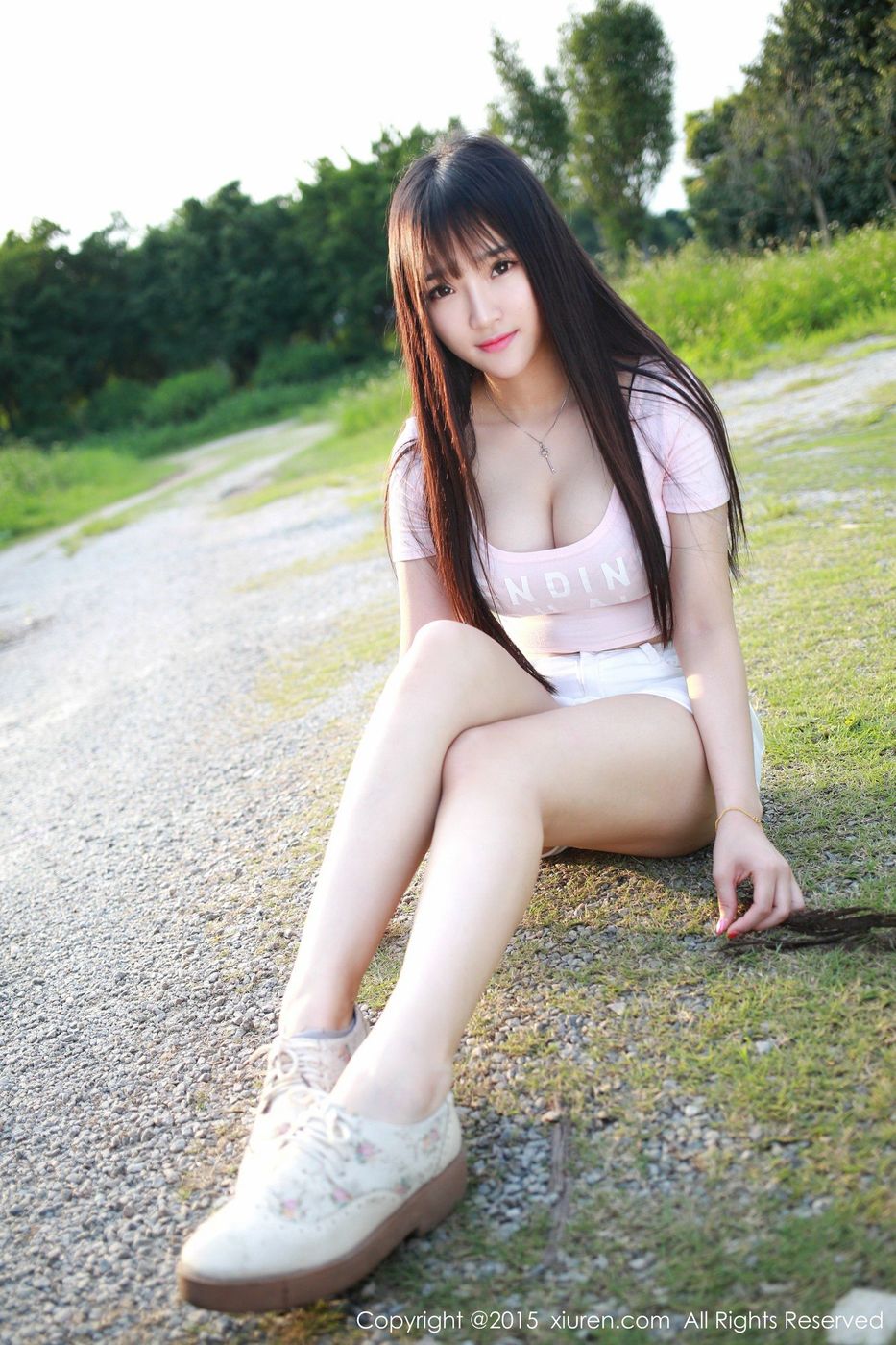 极品美女模特夏瑶baby广州大学城清新外拍 No.345