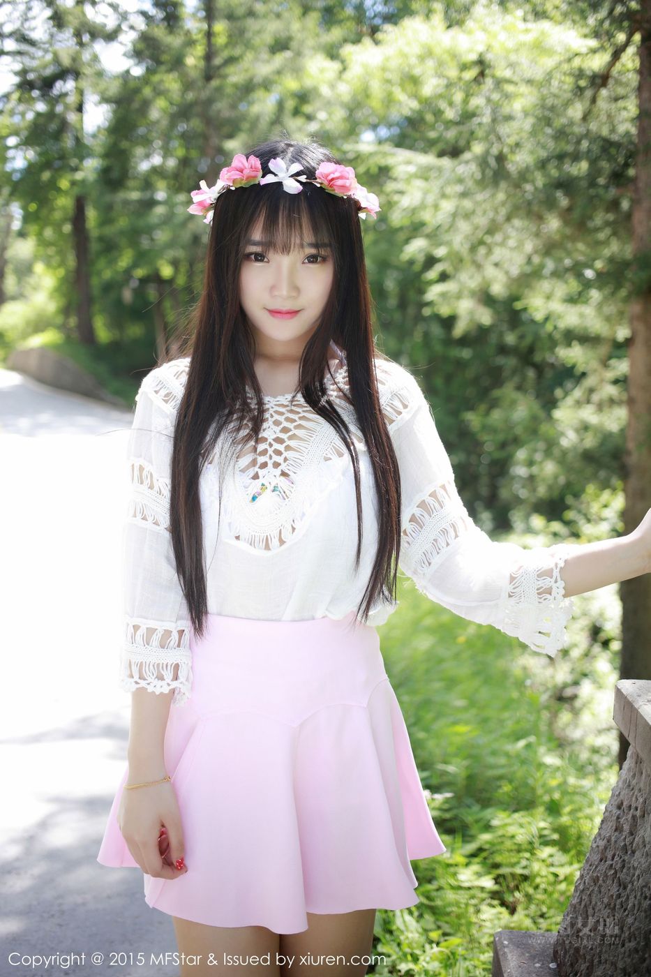 性感表妹夏瑶baby童颜巨乳内衣诱惑九寨沟旅拍 Vol.015