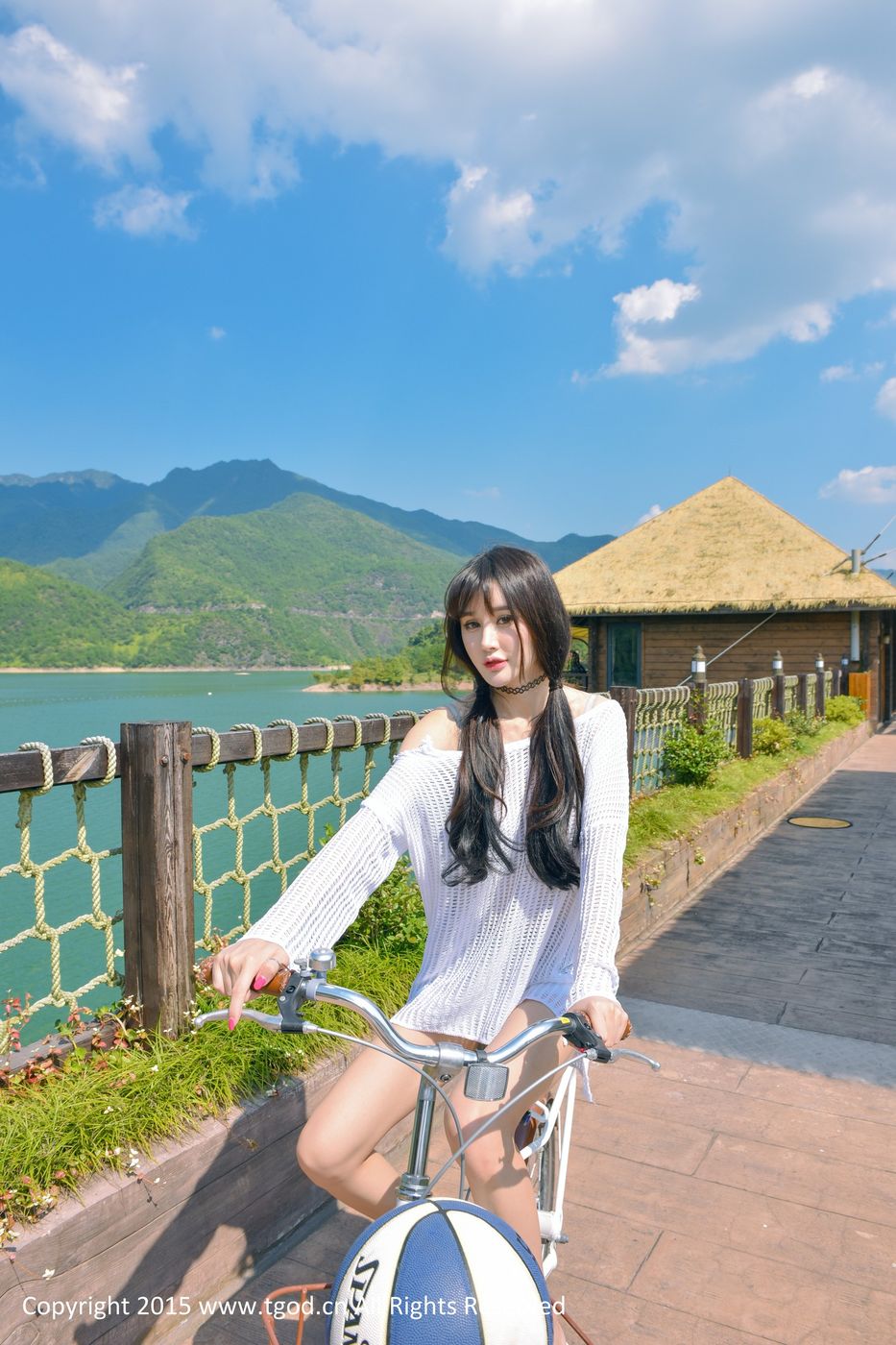 极品美女Cheryl青树死库水云曼户外旅拍第二刊