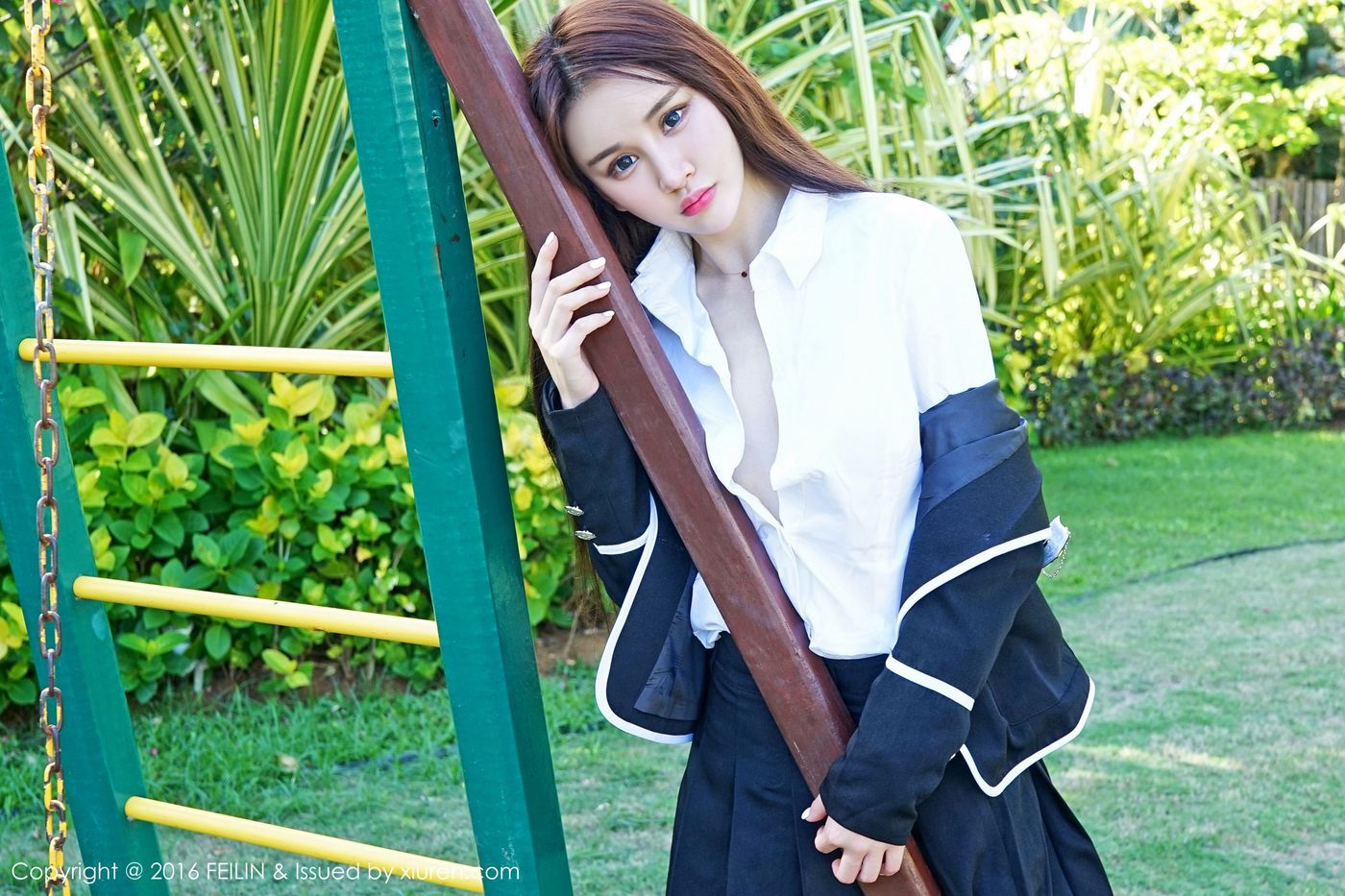性感女神Cheryl青树泳池学生装比基尼制服诱惑薄荷岛第3套写真 Vol.027