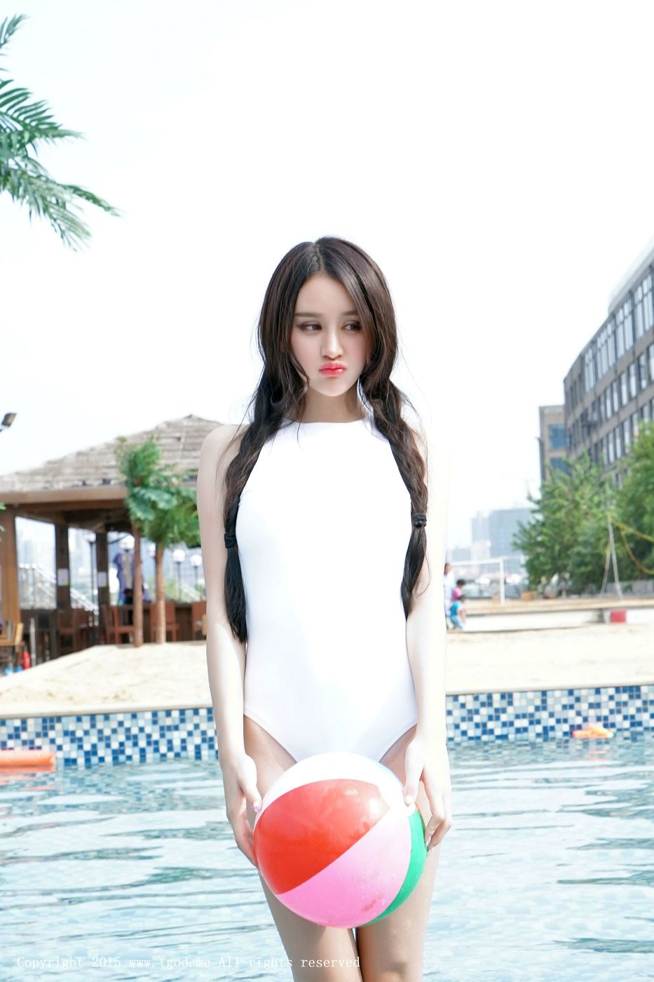 性感女神Cheryl青树泳池死库水内衣诱惑清凉写真