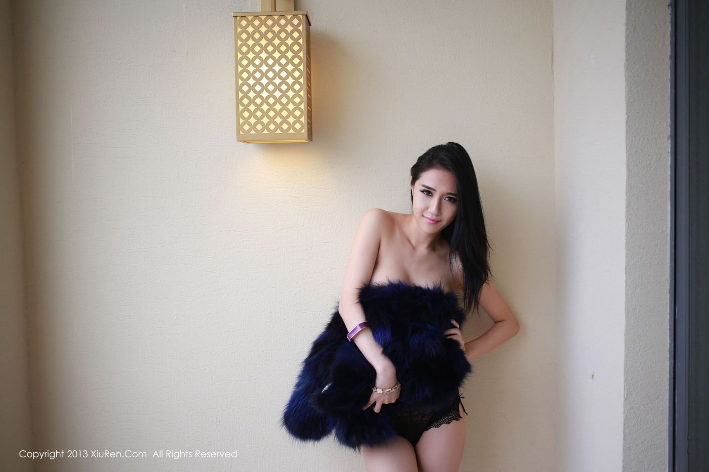 性感女神于大小姐AYU黑丝美腿皮草系列福利套图
