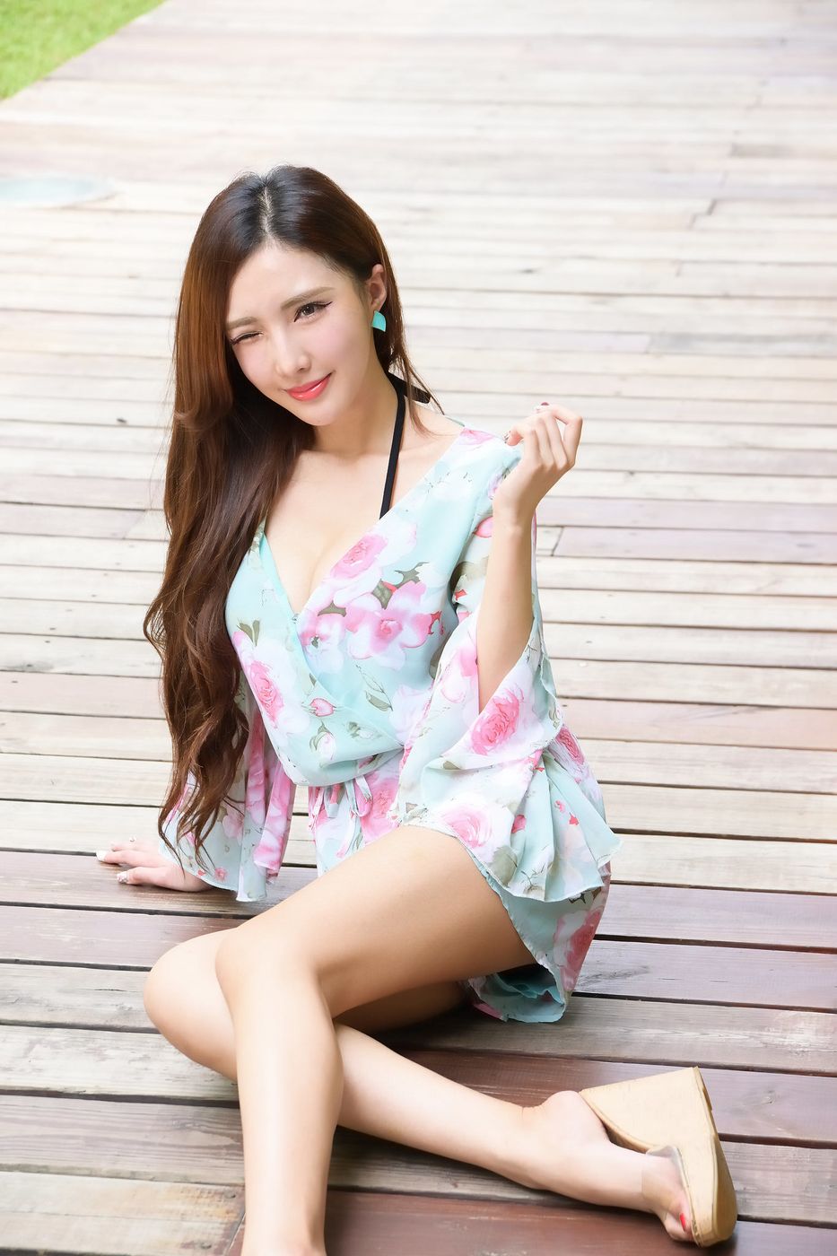 台湾美女腿模赵芸Syuan优雅各色长裙气质街拍写真
