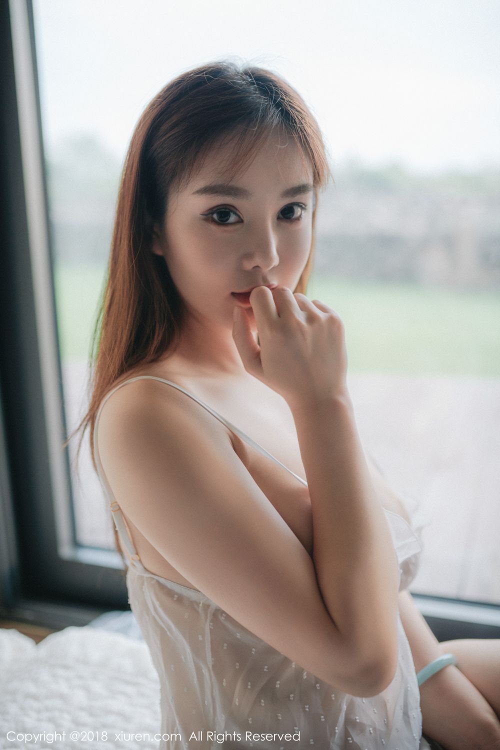 秀人网宅男女神易阳Silvia诱惑巨乳COS性感厨娘惊艳写真